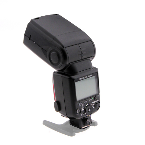 SB-900 TTL AF Shoe Mount Speedlight - Pre-Owned Image 1