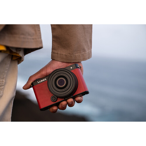 Lumix DC-S9 Mirrorless Digital Camera with 20-60mm Lens (Crimson Red) Image 8