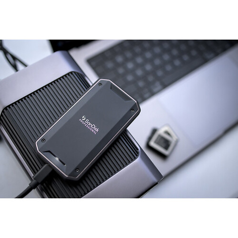 2TB PRO-G40 SSD Thunderbolt 3 Portable SSD Image 6