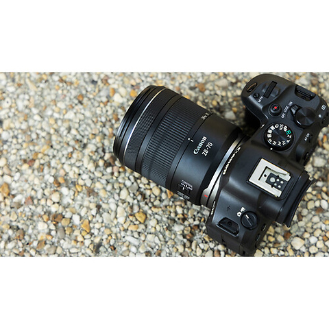 RF 28-70mm f/2.8 IS STM Lens Image 4