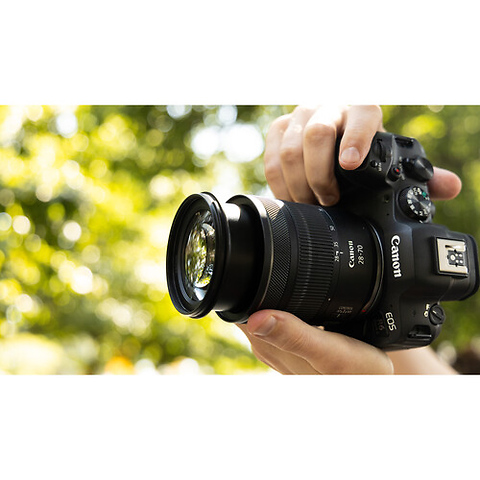 RF 28-70mm f/2.8 IS STM Lens Image 8