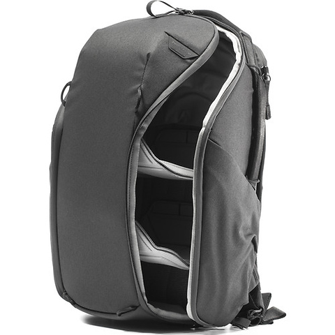 Everyday Backpack Zip (15L, Black) Image 1