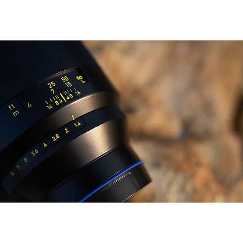 Otus ML 85mm f/1.4 Lens for Sony E Image 5