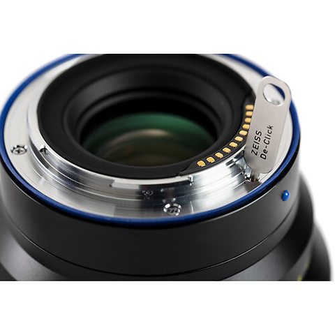 Otus ML 50mm f/1.4 Lens for Canon RF Image 3