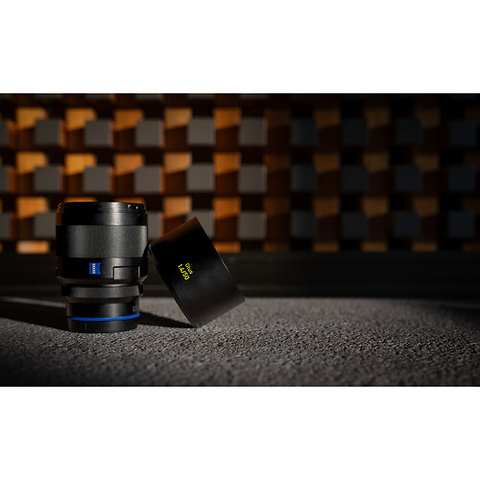 Otus ML 50mm f/1.4 Lens for Nikon Z Image 4